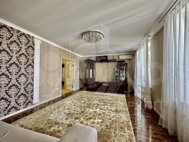 3-к. квартира, 108 м², 4/5 эт.