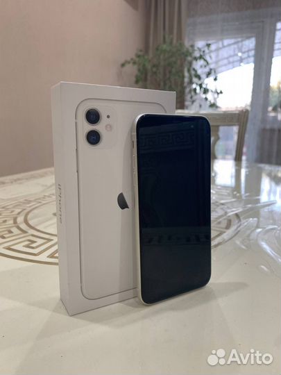 iPhone 11, 64 ГБ