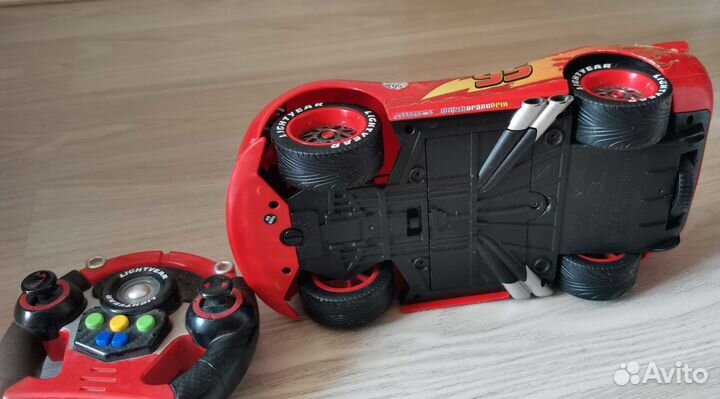 Радиоуправляемая машина Молния Маккуин