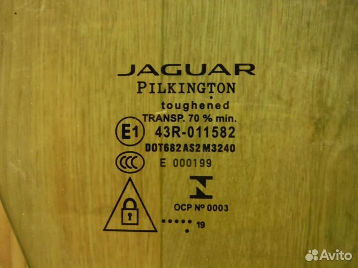 Стекло двери передней правой Jaguar XF 2019