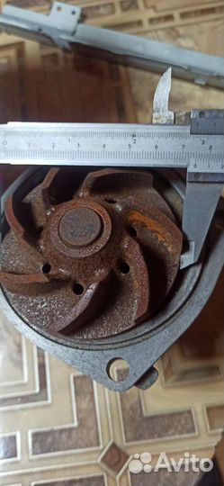 Помпа Voyadger Chrysler б/у