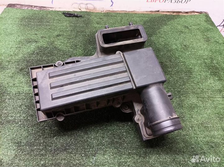 Корпус воздушного фильтра VW Jetta 2005-2011