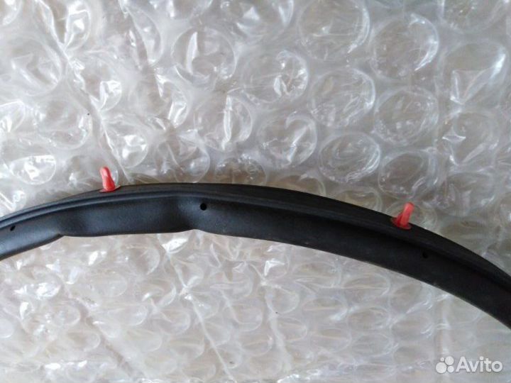Уплотнитель стекла двери задний левый Hyundai