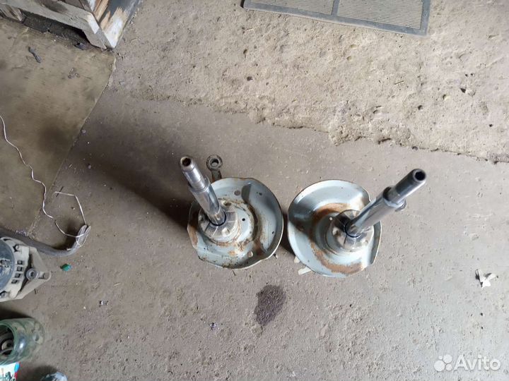 Стойки (амортизаторы) передние Лада Калина