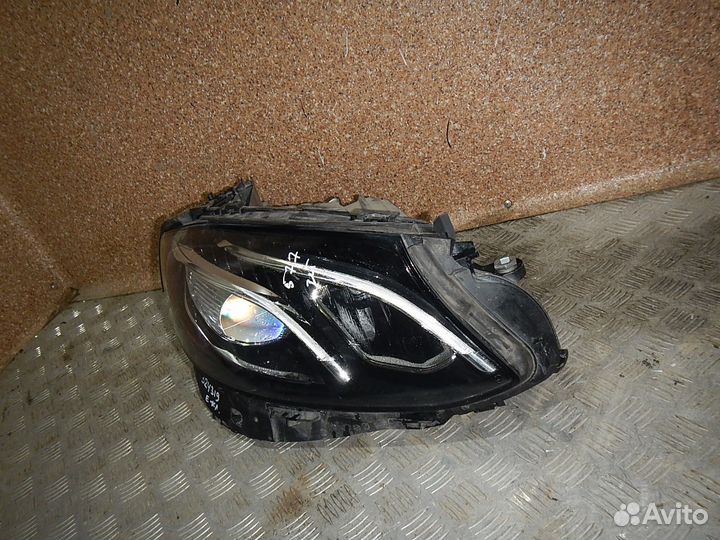 Фара правая Mercedes-Benz E-Class