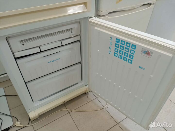 Холодильник Stinol