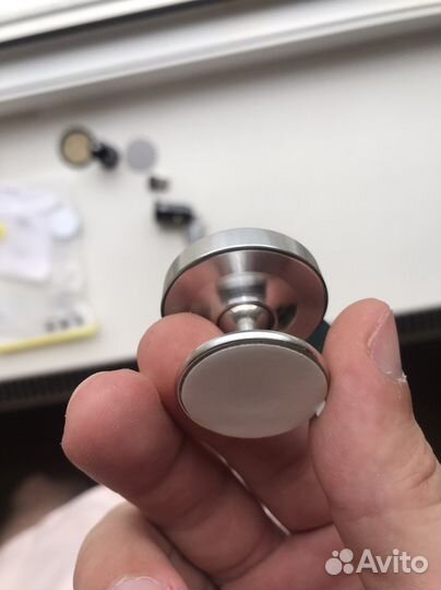 Магнитное крепление в авто для смартфона