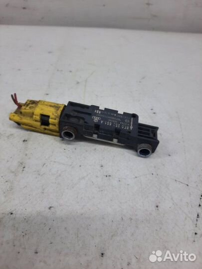 Датчик удара Audi A4 универсал 1.9 2006
