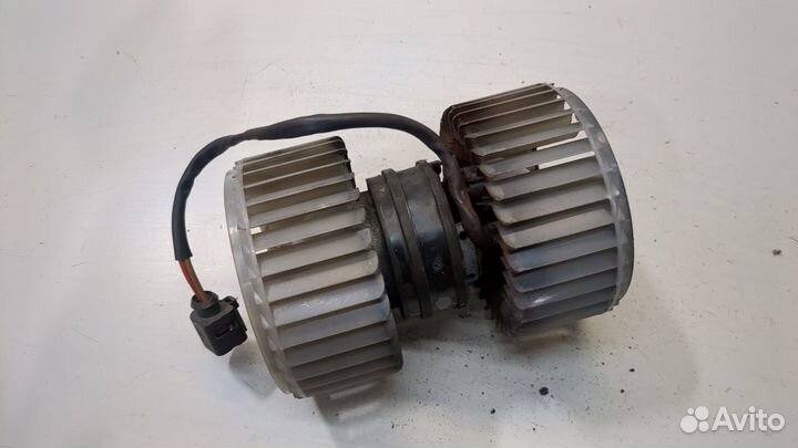 Двигатель отопителя Audi A8 (D3)