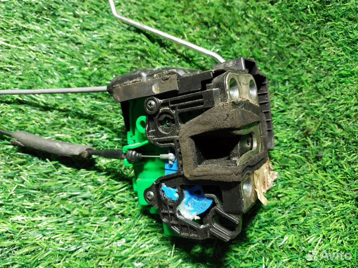 Замок двери передней правой Hyundai Solaris