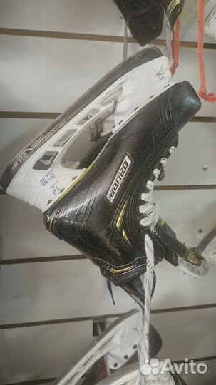 Коньки хоккейные