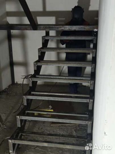 Каркас лестницы