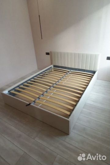 Кровать с подъемным механизмом 160х200