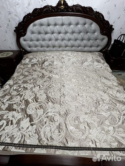 Роскошное покрывало на кровать новое