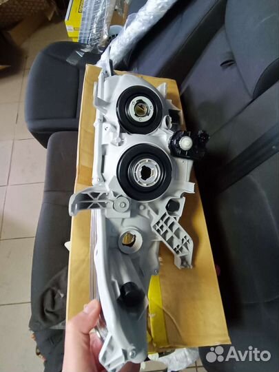 Фара левая Toyota Highlander