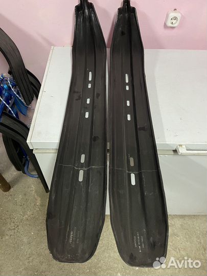 Накладки пластиковые для лыж снегохода