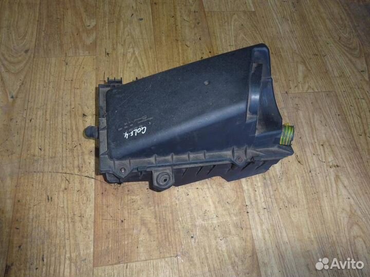 Корпус воздушного фильтра Volkswagen Golf IV/Bora