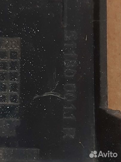 Заглушка переднего бампера Renault fluence