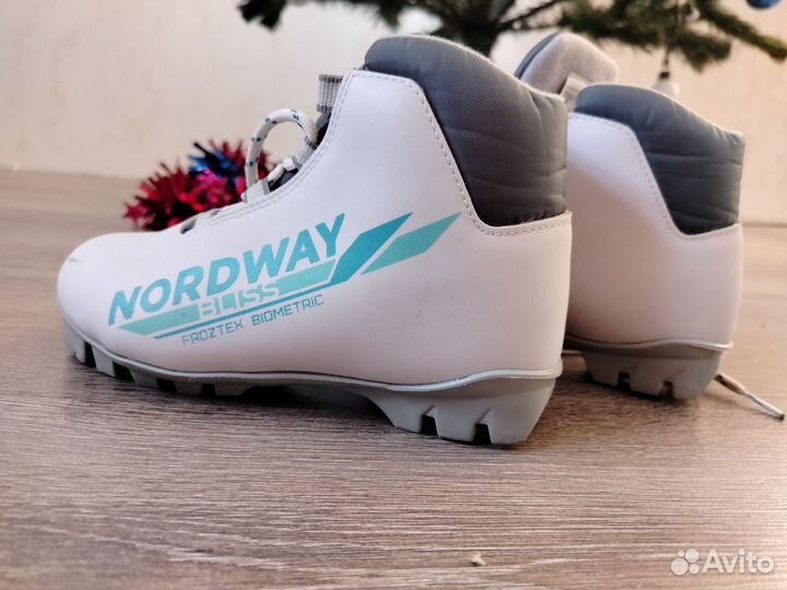 Лыжные ботинки