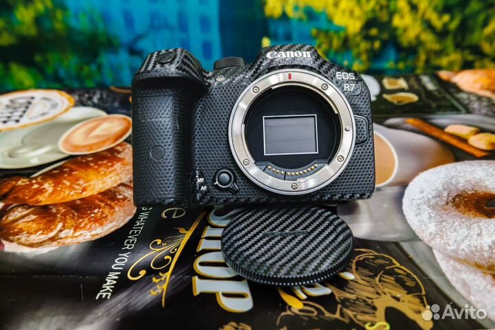 Canon EOS R7 + RF 18-150 f3.5-6.3 IS STM