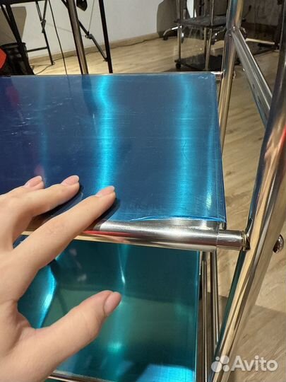 Этажерка железная на колесиках