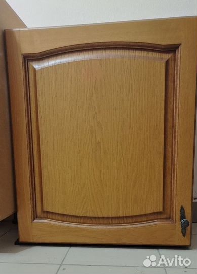 Кухонный навесной шкаф бу