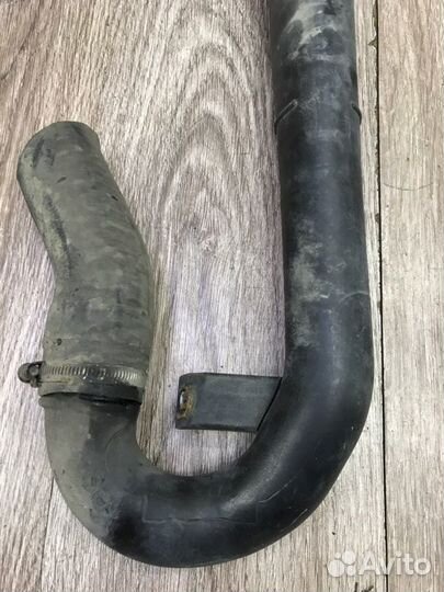 Патрубок интеркулера Opel Zafira B минивэн Z19DTH