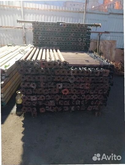 Б/у телескопические стойки для строительных проектов