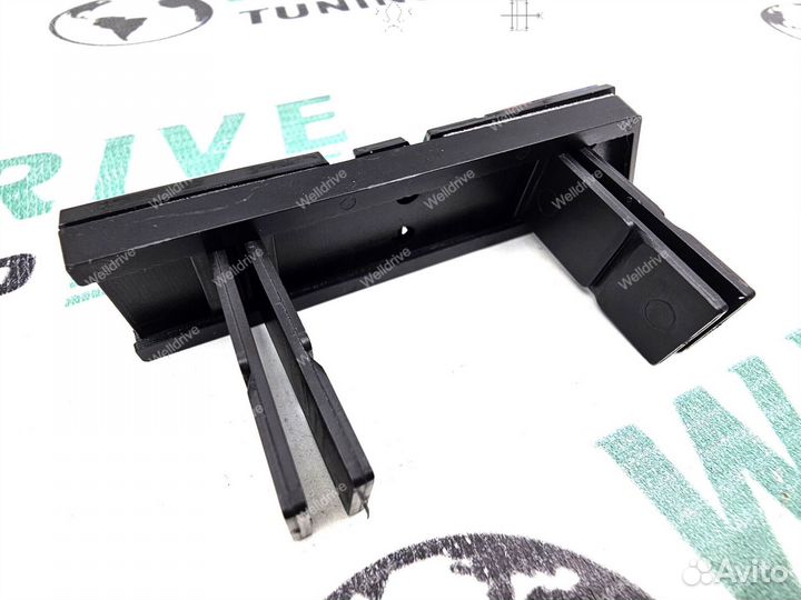 Шильдик M в любую решетку BMW M5 F90 глянцевый