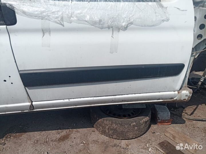 Дверь передняя правая Peugeot Partner M59 TU3A KFW