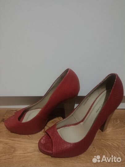 Продам туфли женские 39размер натуральная кожа
