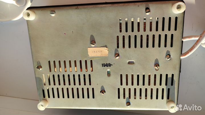 Стабилизатор напряжения Вега-9, отличное состояние