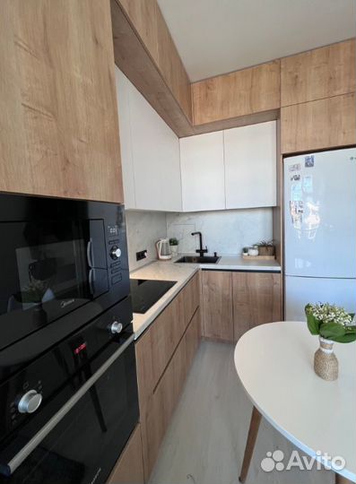 Кухня на заказ с деревянными фасадами