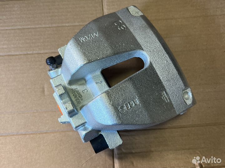 Суппорт передний правый Range Rover Velar lr150624