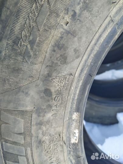 Michelin Latitude X-Ice North 215/70 R16