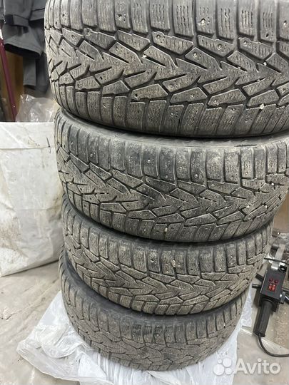 Nokian Tyres Hakkapeliitta 7 215/55 R17