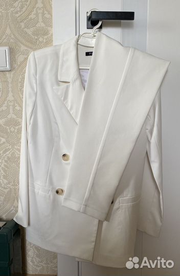 Брючный костюм женский 44