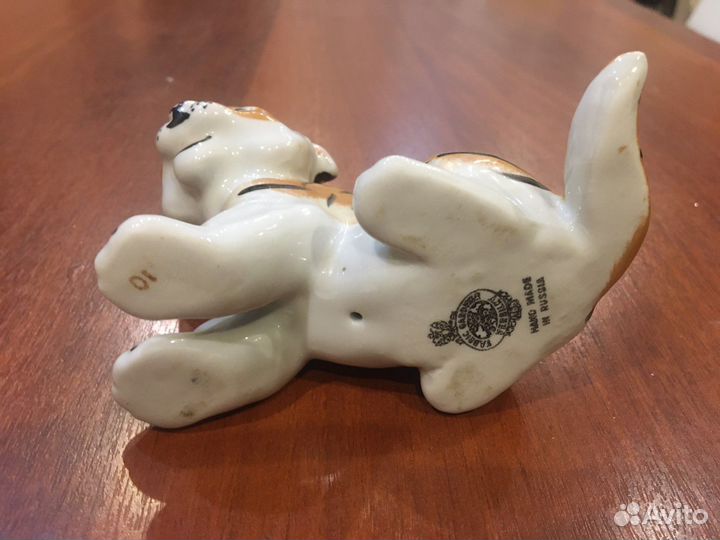 Фигурка фарфоровая Тигренок