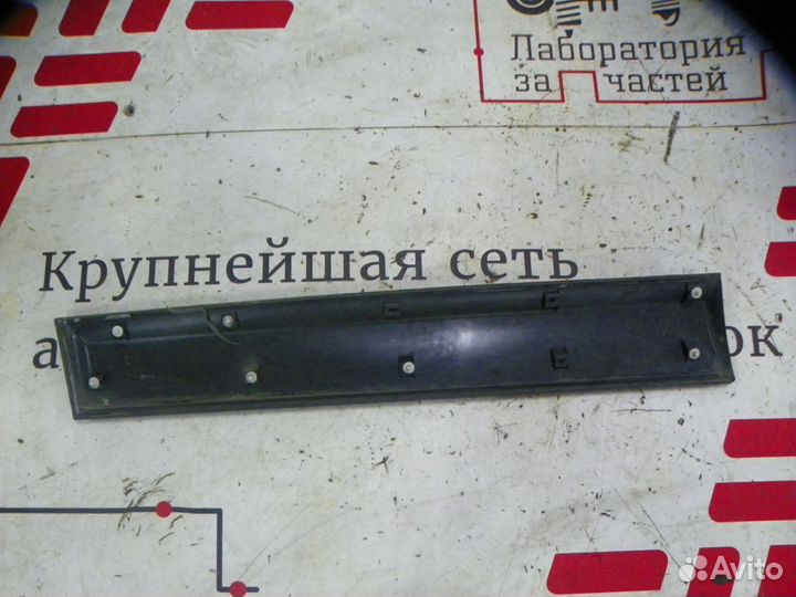 Накладка двери передней правой Nissan Qashqai+2