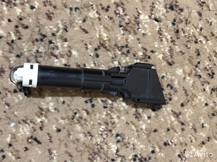 Форсунка омывателя фар правая mazda 3 bl