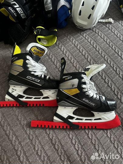 Коньки хоккейные