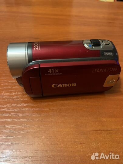 Цифровая видеокамера Canon Legria FS 200
