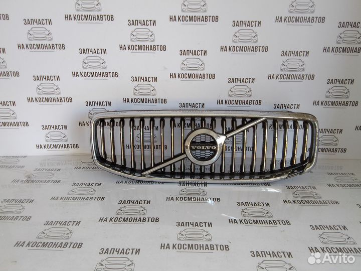 Решетка радиатора Volvo XC60