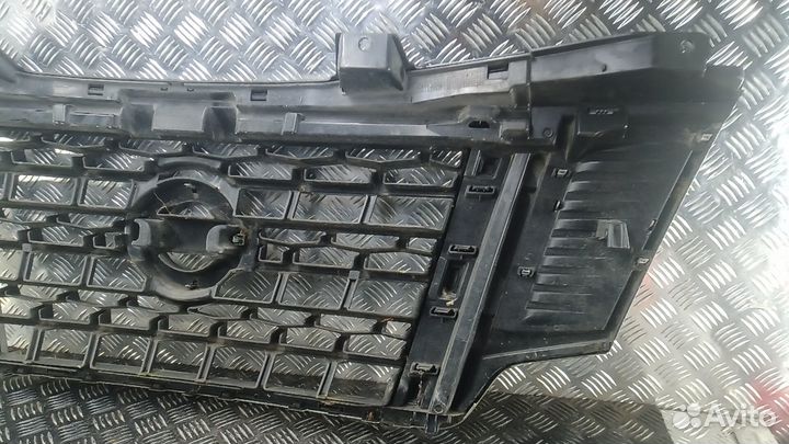 Решетка радиатора nissan NV400 2011