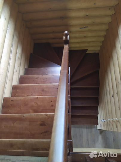 Изготовление деревянных лестниц на заказ