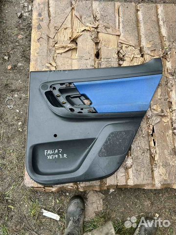 Обшивка двери задняя правая Skoda Fabia 2