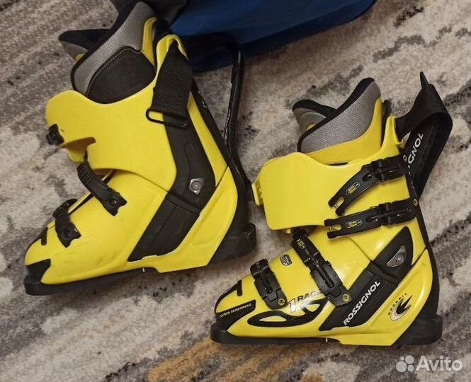 Горные лыжи женские комплект