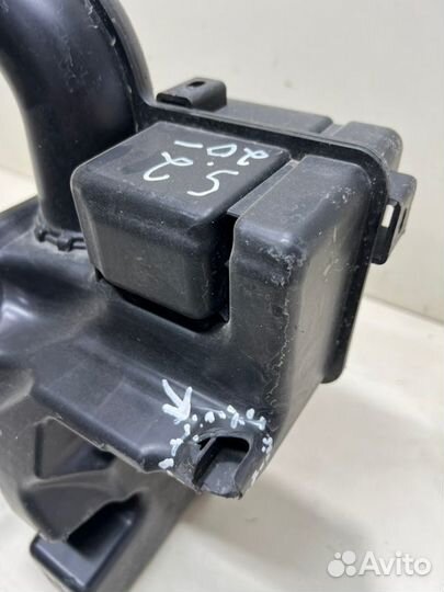 Резонатор воздушного фильтра Hyundai Solaris 2