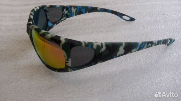 Продам солнцезащитные очки Okley