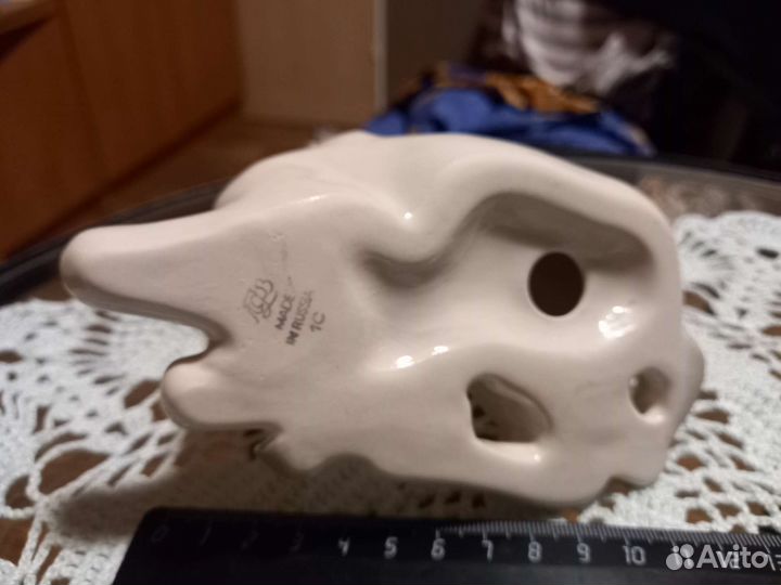 Фарфоровые статуэтки лфз жеребенок лежащий